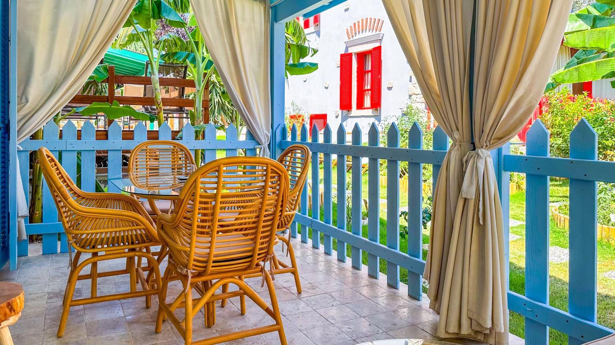 Banana Alacati Food & Stay - Adults Only 外观 照片